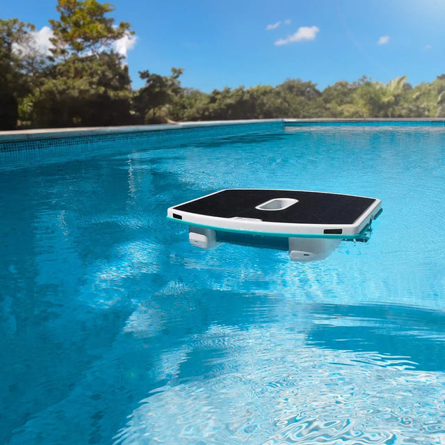 Limpiafondos robótico para piscinas con energía solar Dolphin Skimmi